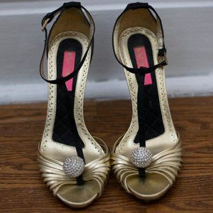 Betsey Johnson Black and Gold 90s Heel